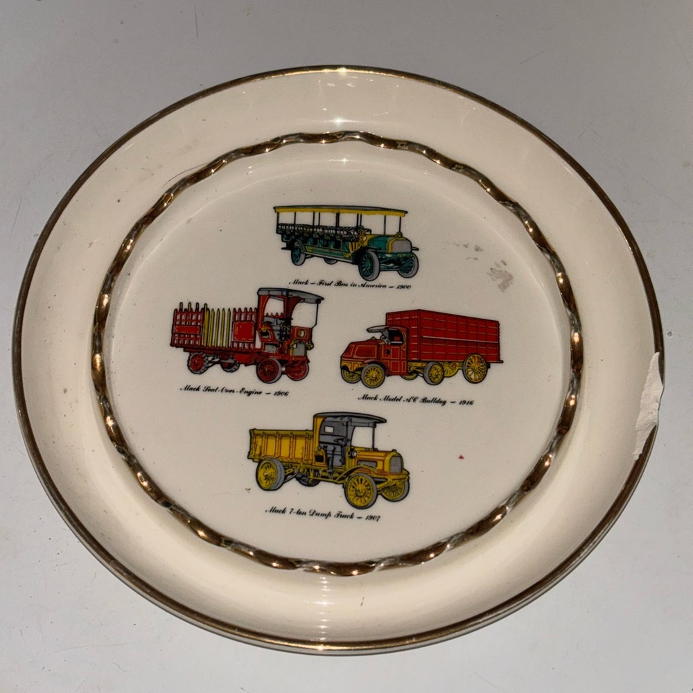 Lerick Mfg Co Vintage Mack Truck Ashtray - Picture 1 of 4